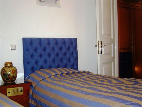 Kalimera Hotel Poros Town Exterior photo